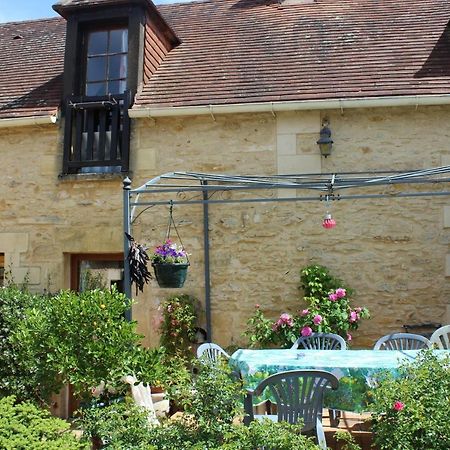 Halte Aux Places Marcillac-Saint-Quentin Dış mekan fotoğraf