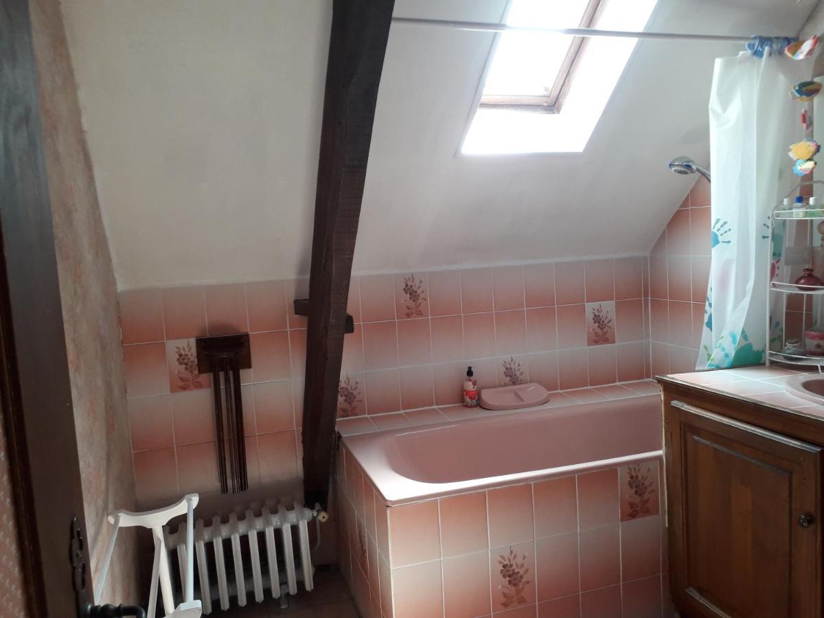 Halte Aux Places Marcillac-Saint-Quentin Dış mekan fotoğraf