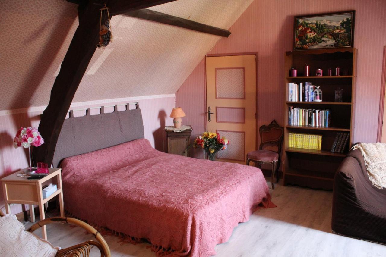 Halte Aux Places Marcillac-Saint-Quentin Dış mekan fotoğraf